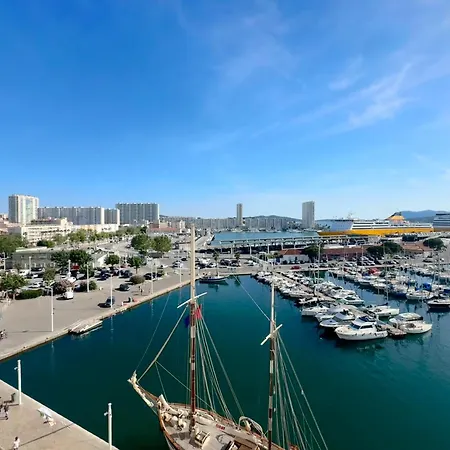 Magnifique Terrasse Face Au Port Et Vue Etage Eleve * Toulon